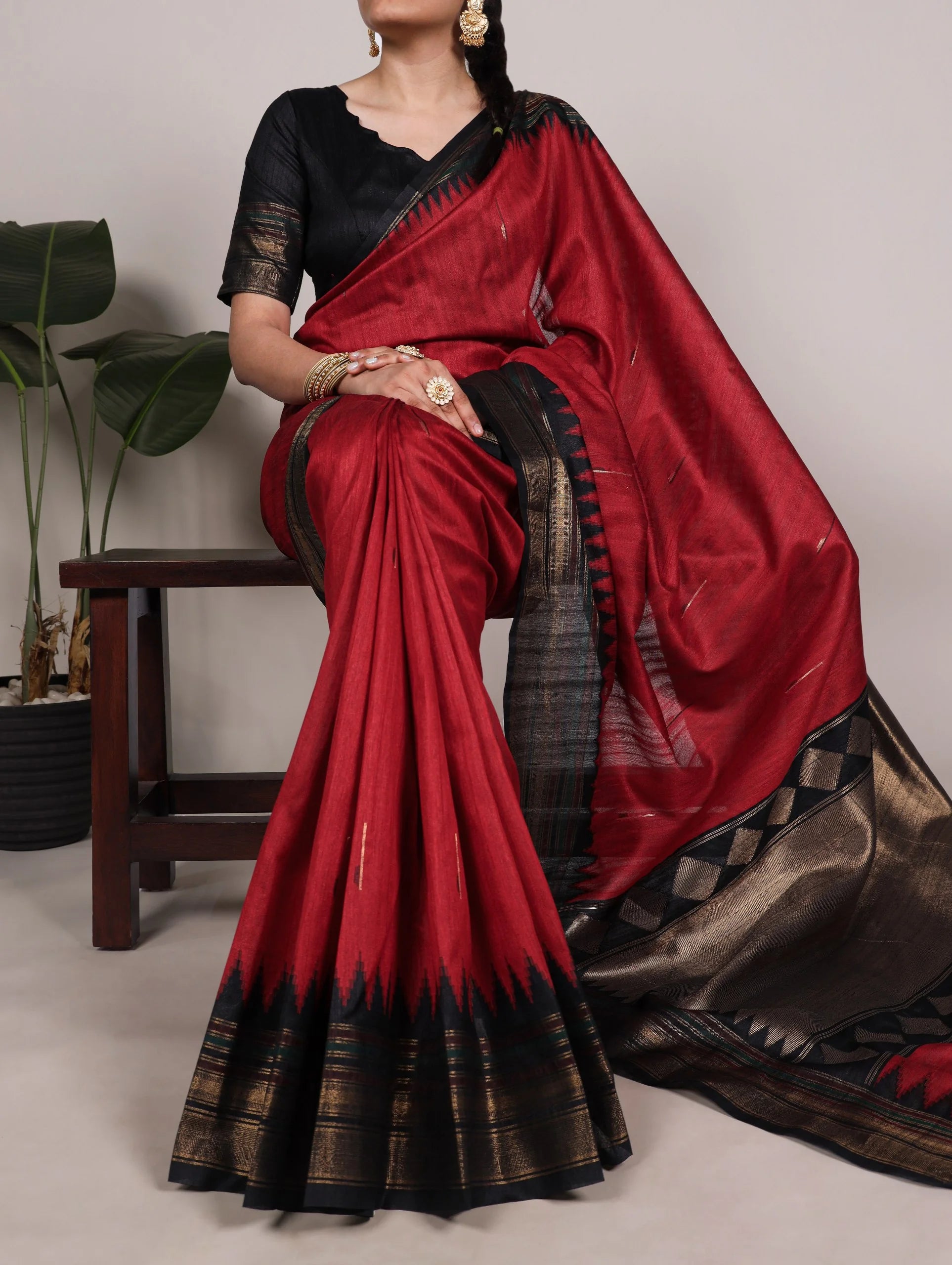 bhagalpuri silk saree zari border olive green blouse close up