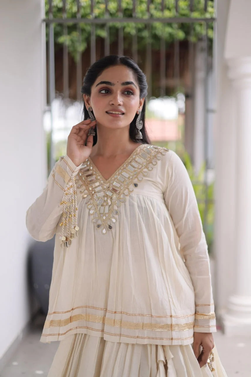 Cream kora cotton lehenga choli blouse closeup – real mirror lace work at V-neck