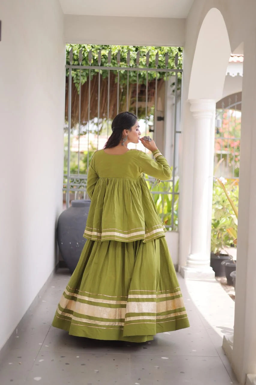Rust kora cotton lehenga blouse closeup – real mirror lace work neckline detail