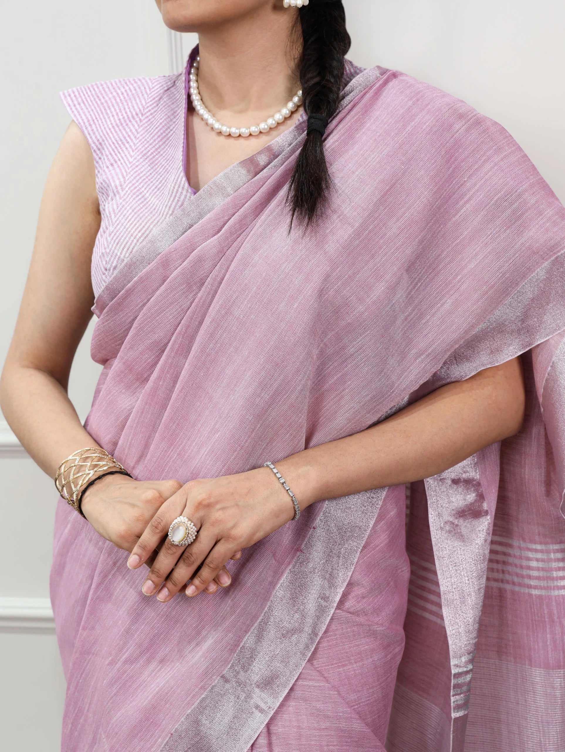 linen saree zari border lavender close-up drape