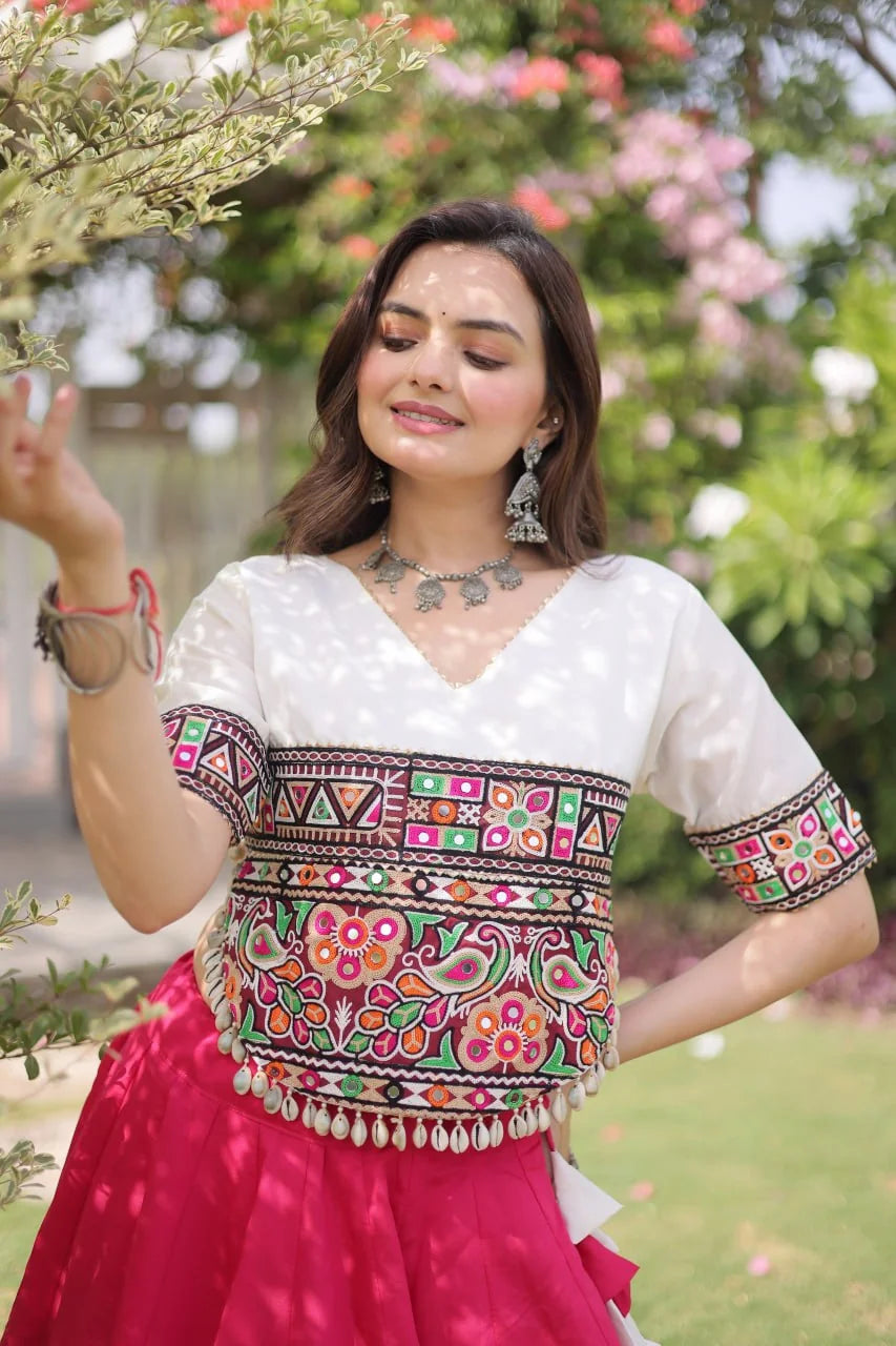 Kutchi Gamthi embroidery top for navratri lehenga choli pink close-up