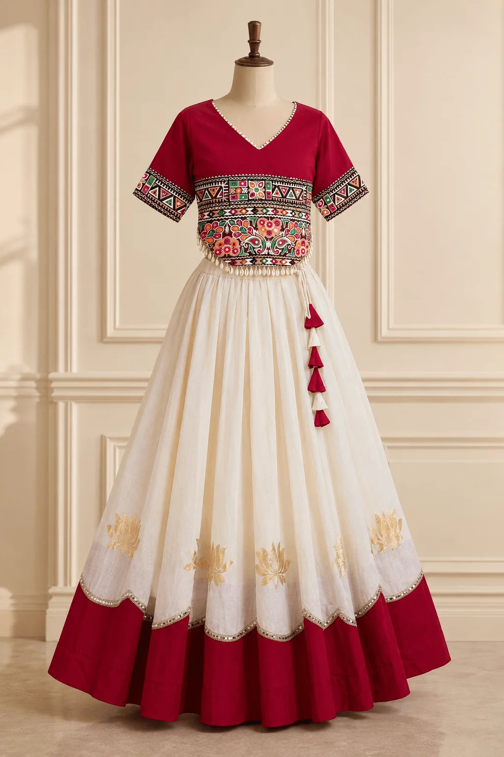 Navratri lehenga choli off-white lehenga maroon border Kutchi Gamthi blouse full outfit