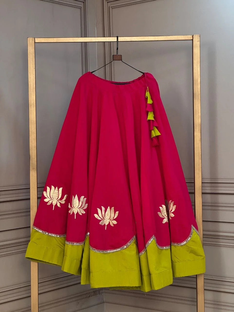 White Kutchi Gamthi embroidered blouse navratri lehenga choli front and back