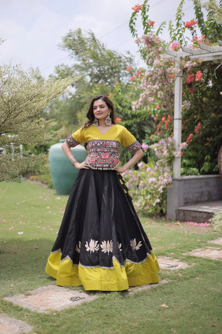 Navratri lehenga choli yellow top pink lehenga dandiya full swing