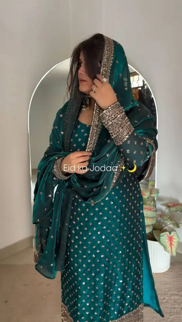 Emerald Green Embroidered Kurta Pant Set