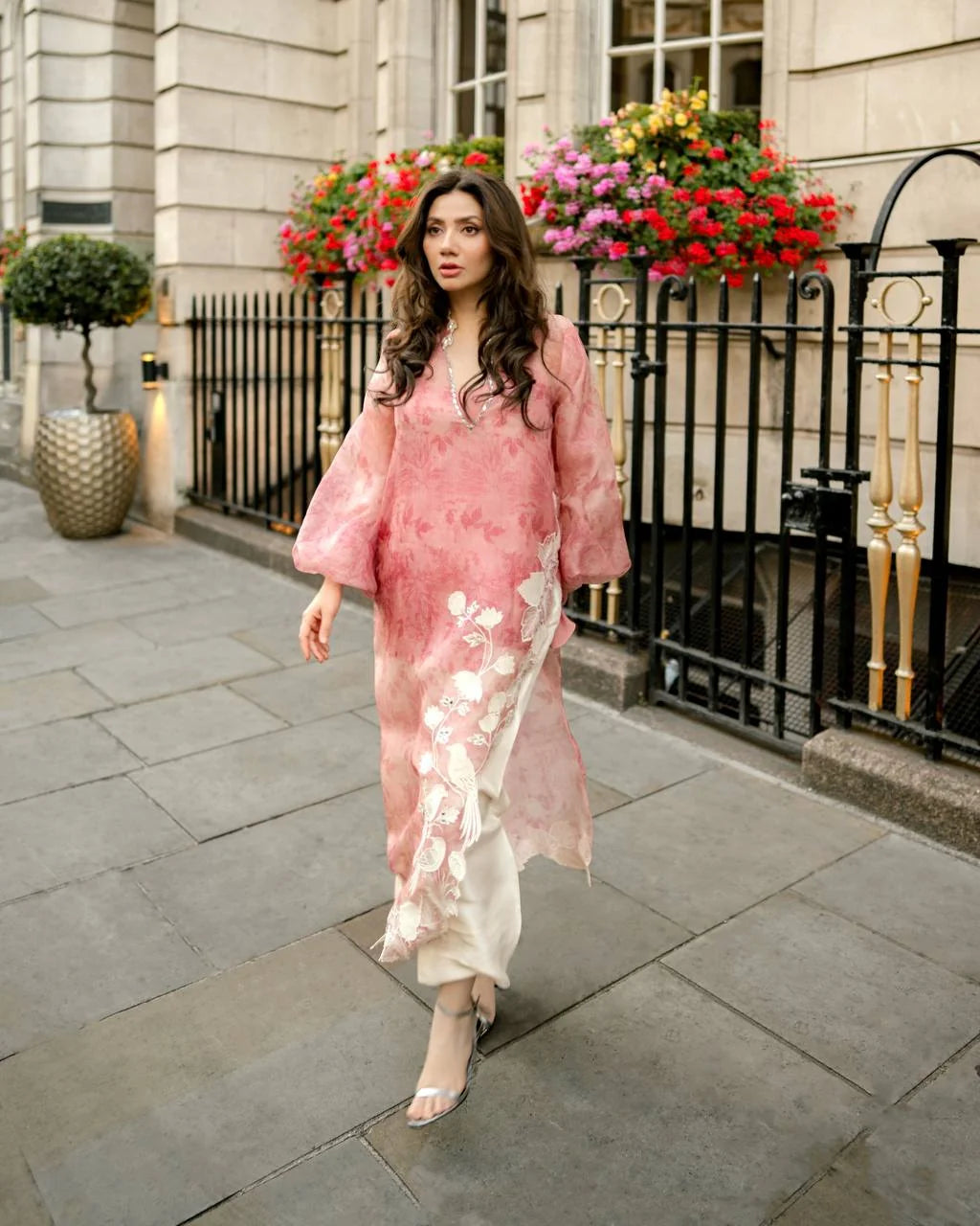 Pink organza kurta set with digital floral print and white cutwork border – full length